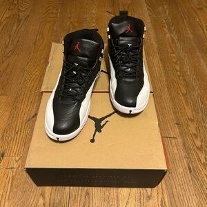 Jordan Men's Black and White Sneakers